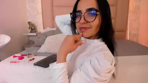 Snapshot of leti_white chatting on September 23, 10:30 pm Leti White online show from September 23, 10:30 pm