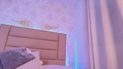 Snapshot of leti_white chatting on October 18, 10:33 pm Leti White online show from October 18, 10:33 pm