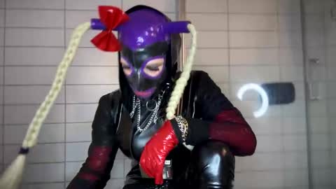 Julian Mask online show from January 1, 3:03 pm