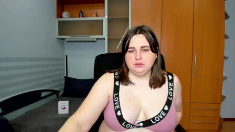 Naomi online show from April 22, 6:54 am