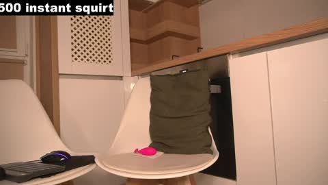 Leticia online show from April 22, 2:14 pm