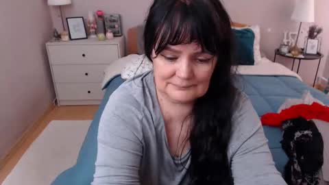 Mary online show from February 22, 2:29 pm