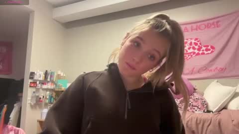 lexisRose online show from March 1, 4:37 am