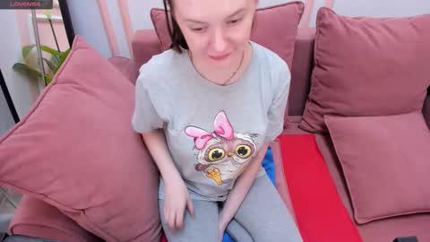 Snapshot of lexihoward chatting on September 30, 6:52 am Lexi online show from September 30, 6:52 am