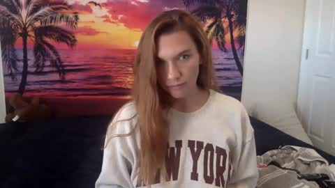 Snapshot of lexiial0 chatting on September 10, 3:56 pm Alexia L. online show from September 10, 3:56 pm