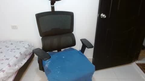 Snapshot of leydy_day chatting on October 15, 10:56 pm leydy_day online show from October 15, 10:56 pm