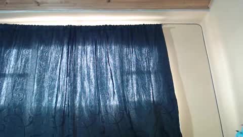 lia05_ online show from October 15, 4:09 pm
