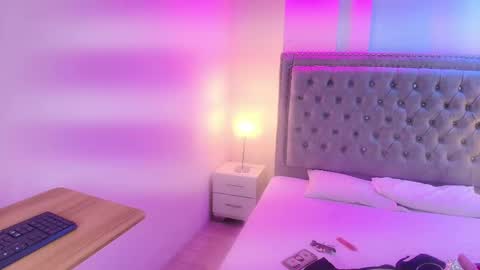 Lia  online show from April 23, 4:20 am