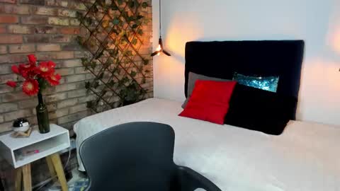  LIA  online show from February 22, 1:12 pm