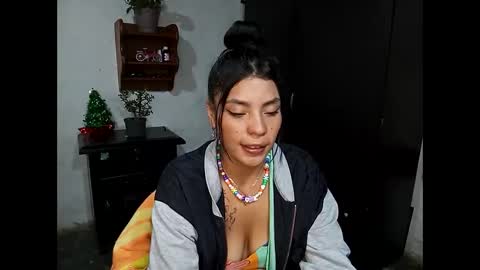 Snapshot of lia_hottie chatting on December 21, 3:47 am Lia online show from December 21, 3:47 am