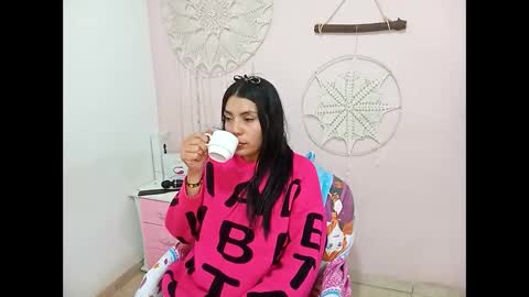 Snapshot of lia_hottie chatting on December 10, 2:06 pm Lia online show from December 10, 2:06 pm