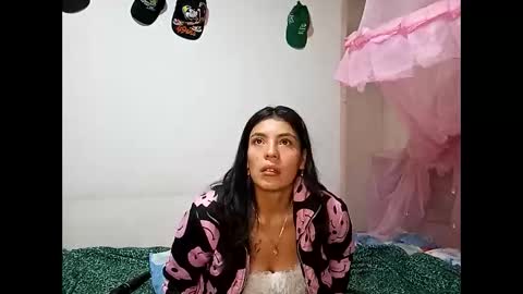 Snapshot of lia_hottie chatting on January 21, 1:39 am Lia online show from January 21, 1:39 am