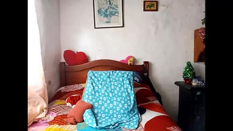Snapshot of lia_hottie chatting on December 28, 3:04 pm Lia online show from December 28, 3:04 pm