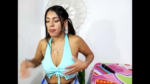 Snapshot of lia_hottie chatting on October 3, 4:17 am Lia online show from October 3, 4:17 am