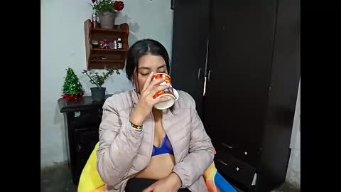 Snapshot of lia_hottie chatting on December 24, 8:55 am Lia online show from December 24, 8:55 am
