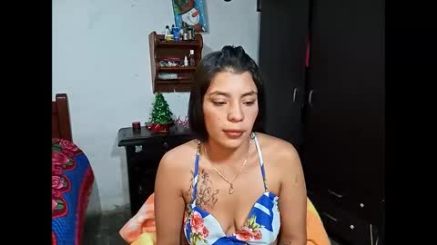 Snapshot of lia_hottie chatting on December 18, 10:19 am Lia online show from December 18, 10:19 am