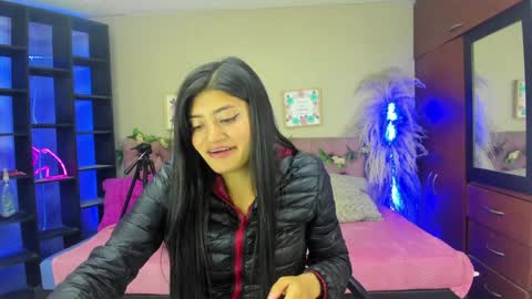 Snapshot of lia_keen chatting on January 24, 7:49 pm lia online show from January 24, 7:49 pm