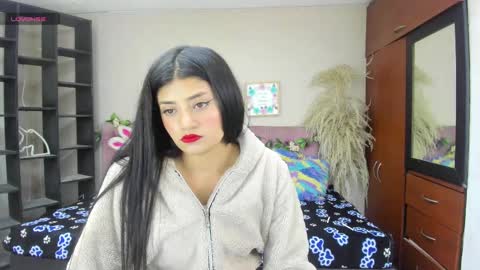 Snapshot of lia_keen chatting on February 17, 8:16 pm lia online show from February 17, 8:16 pm