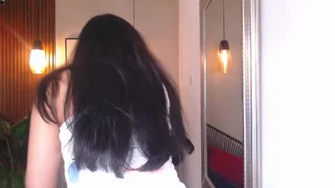 LIA online show from April 22, 6:49 pm