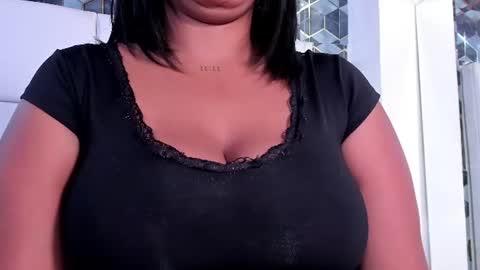 lia_mariana online show from June 28, 9:43 pm