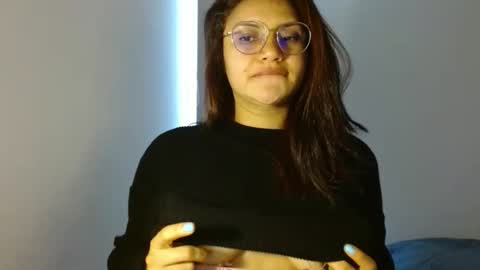 lia_miracle online show from June 2, 9:38 pm