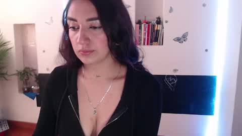 Lia Mitch online show from December 10, 6:28 pm