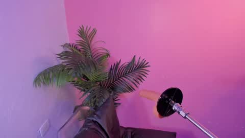 lia_owenss online show from June 5, 7:31 pm