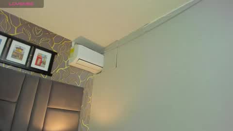   online show from March 3, 1:17 pm