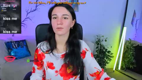 Snapshot of lia_sunset chatting on October 8, 12:20 pm Lia online show from October 8, 12:20 pm