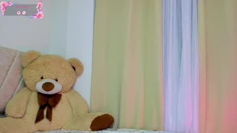 Lia Sweetty online show from April 23, 10:45 pm