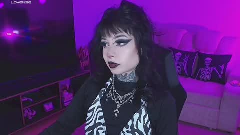 Liaa  online show from February 9, 7:09 pm