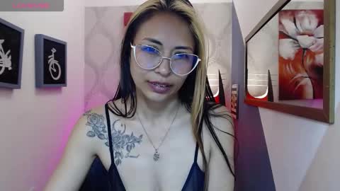 Liaaa    Seraaph online show from February 3, 2:00 pm