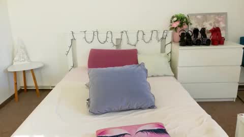 Lia online show from April 27, 10:56 am