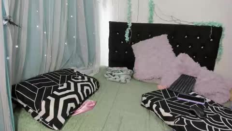 Liah  online show from March 19, 7:40 pm