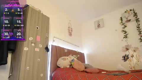 liahdiaz_ online show from March 4, 4:13 pm