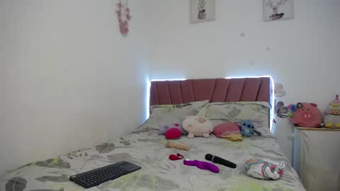 liahdiaz_ online show from June 10, 11:53 am