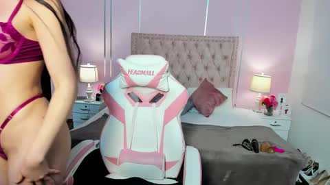Snapshot of liahjhons chatting on December 14, 12:44 am Liah online show from December 14, 12:44 am