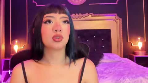 Lia lovet online show from June 24, 8:30 pm