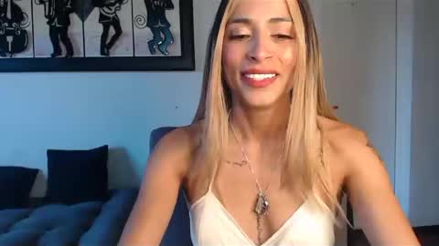 Lia Miller online show from February 6, 12:15 pm