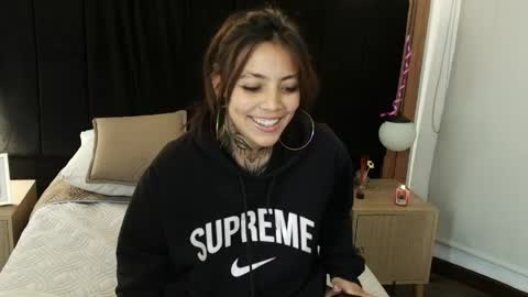 L I A M O N R O E online show from April 24, 12:30 pm