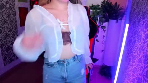 Liana online show from February 19, 4:56 am