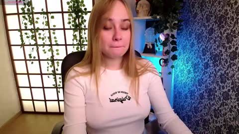 Liana online show from December 3, 2:12 am