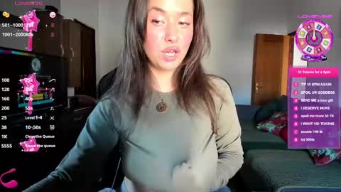 Snapshot of liaquinn chatting on March 3, 2:21 pm LiaQuinn online show from March 3, 2:21 pm