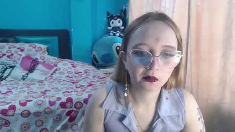 Snapshot of liaroberts1 chatting on February 28, 11:58 am Lia Roberts online show from February 28, 11:58 am