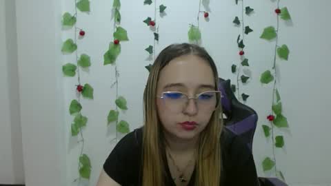 Lia Roberts online show from April 23, 5:48 am