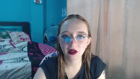 Snapshot of liaroberts1 chatting on February 12, 12:01 pm Lia Roberts online show from February 12, 12:01 pm