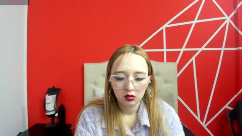 Snapshot of liaroberts1 chatting on January 13, 12:02 pm Lia Roberts online show from January 13, 12:02 pm