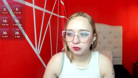 Snapshot of liaroberts1 chatting on December 14, 12:12 pm Lia Roberts online show from December 14, 12:12 pm