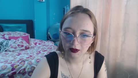Snapshot of liaroberts1 chatting on February 22, 12:08 pm Lia Roberts online show from February 22, 12:08 pm