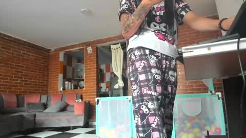 Liarouse04 online show from April 19, 1:00 pm